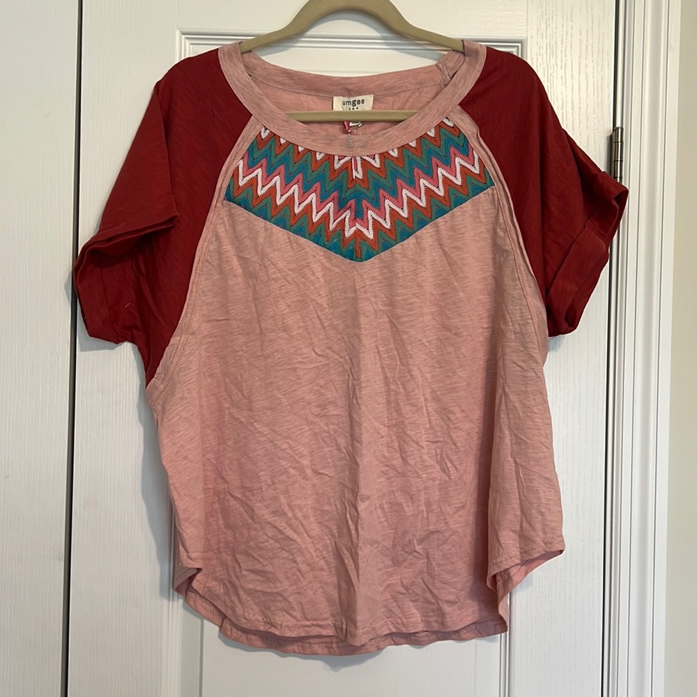 Umgee oversized pink and red top with colorful neckline detail, size large NWT